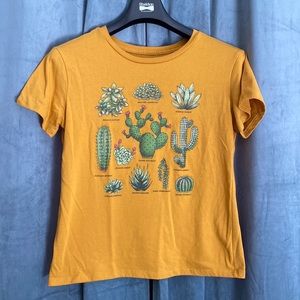 Cactus cropped t shirt.